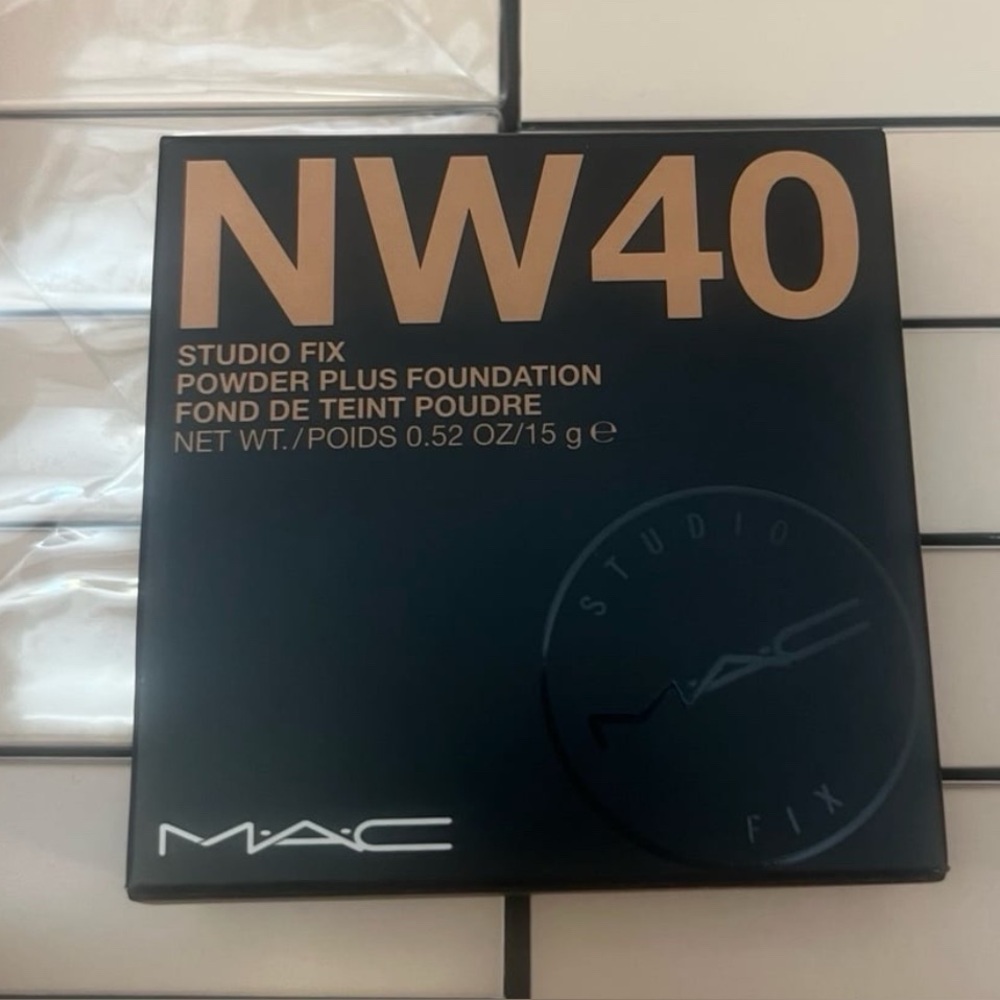 New NW40 MAC Cosmetics Studio Fix Powder Plus Foundation old version